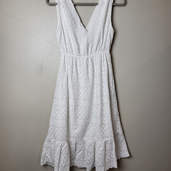Lungo L'arno White Eyelet Dress 100% Cotton V Neck Sleeveless Summer Lightweight - Picture 2 of 10